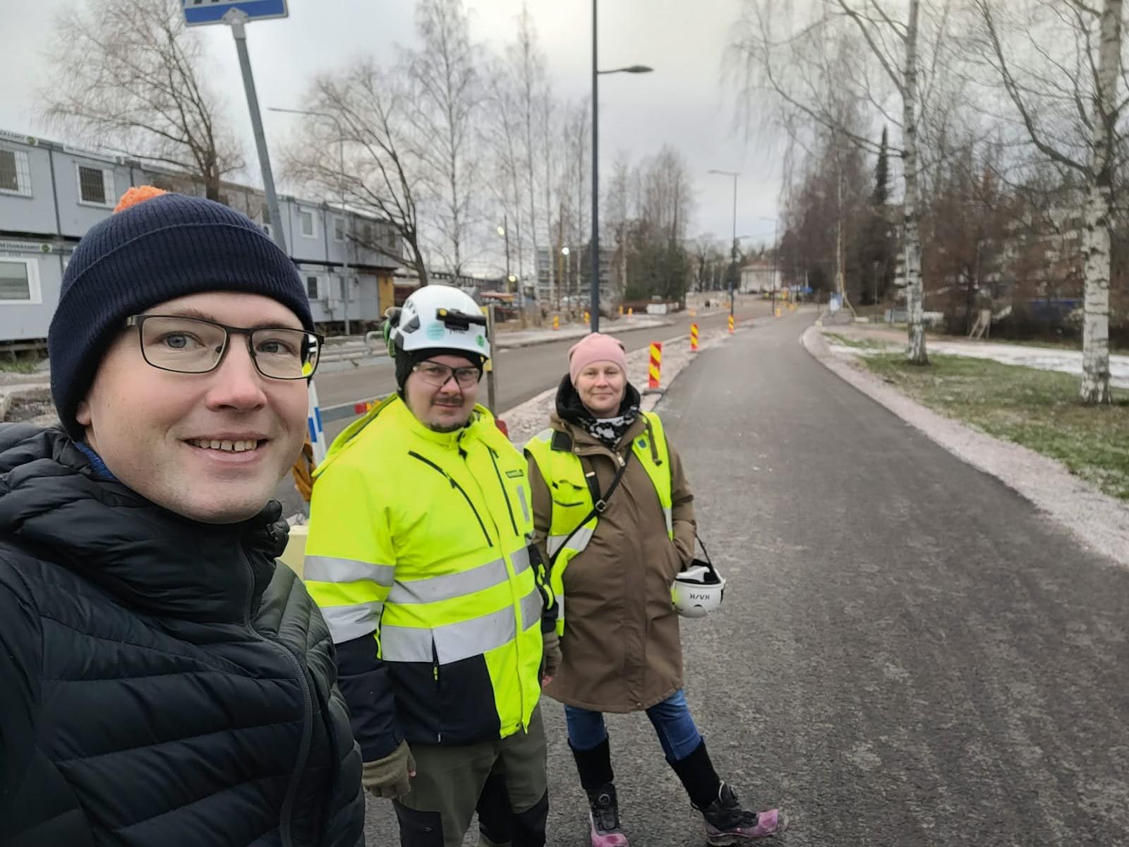 Valvontakierroksella keskustassa 2025 marraskuussa, kirjoittaja vasemmalla